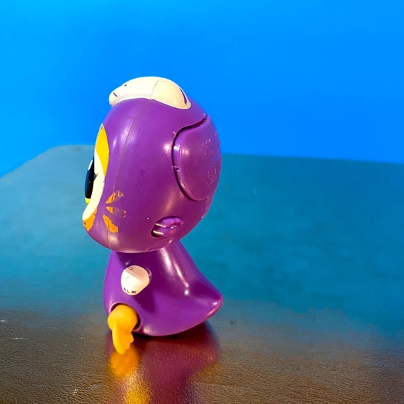 LITTLEST PET SHOP WALKABLE PENGUIN FIGURE APPROX 2.5” - Picture 4 of 7
